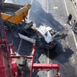 Cekmekoyde hafriyat kamyonu takla atti surucu agir yaralandi I819ZiOt